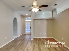3621 71st Terrace E in Sarasota, FL - Building Photo - Building Photo