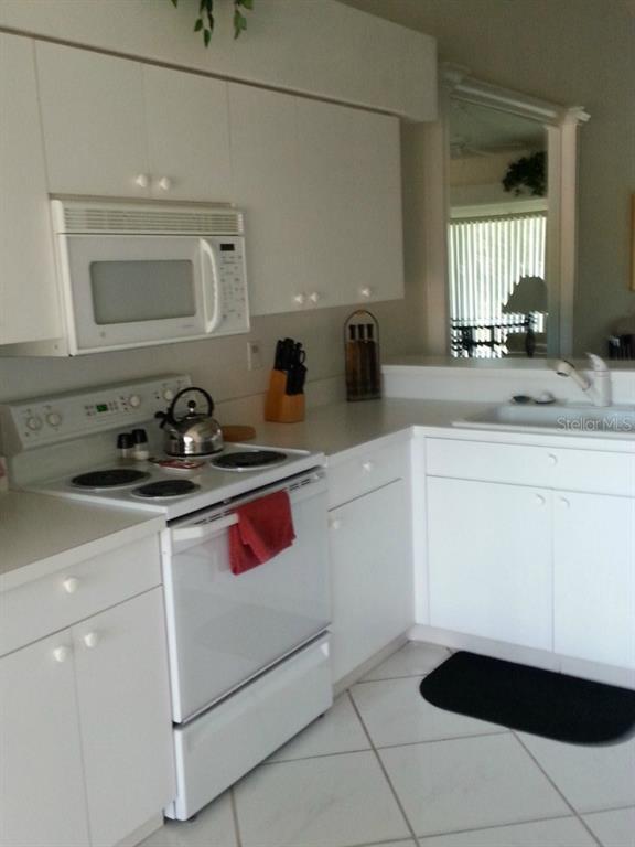 9480 High Gate Dr in Sarasota, FL - Building Photo - Building Photo