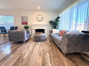 14901 Waverly Ln in Irvine, CA - Foto de edificio - Building Photo