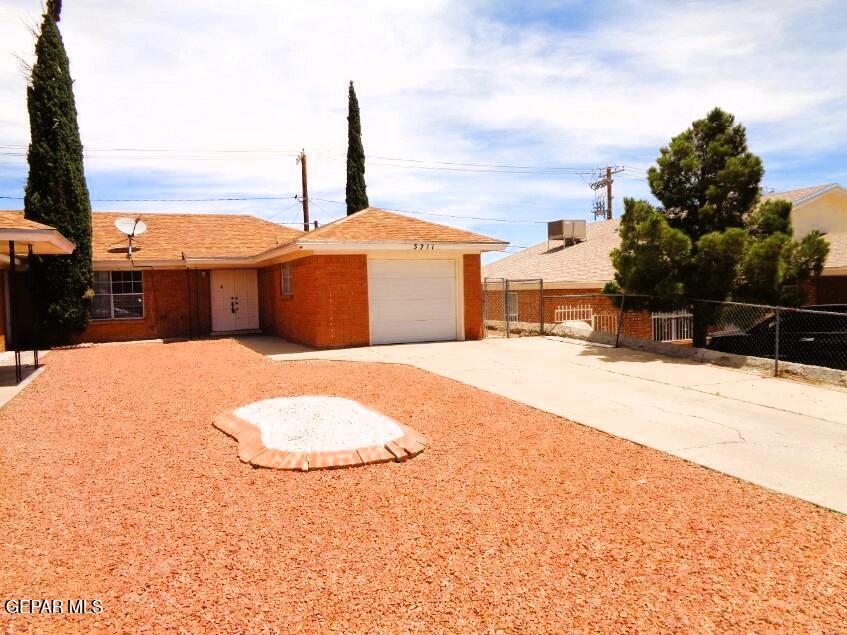 3711 McConnell Ave in El Paso, TX - Building Photo