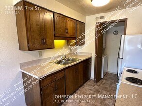 703 NW 7th St in Meridian, ID - Building Photo - Building Photo