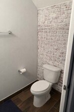 1040 NW 33rd Ct in Pompano Beach, FL - Building Photo - Building Photo