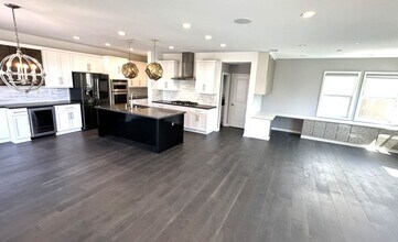 8352 Ridge Ct in San Diego, CA - Building Photo - Building Photo
