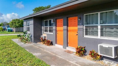 391 NE 42nd Ct in Oakland Park, FL - Building Photo - Building Photo