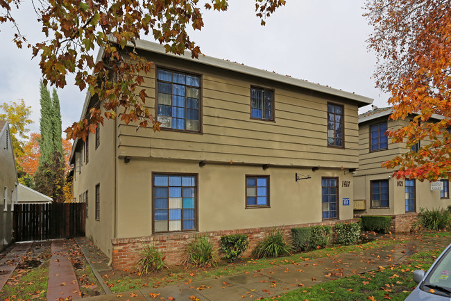 Wright Court in Sacramento, CA - Foto de edificio - Building Photo