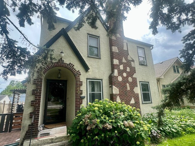 property at 740 Arlington Ave E