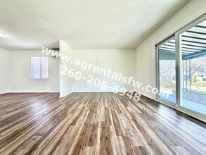 5337 Riviera Dr in Fort Wayne, IN - Building Photo - Building Photo