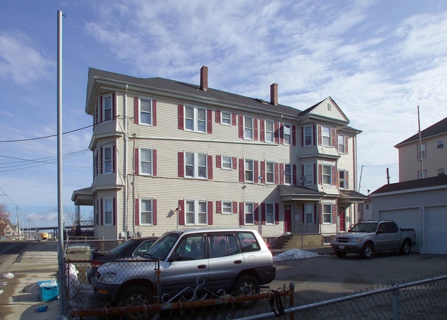 168 Almond St in Fall River, MA - Building Photo - Building Photo