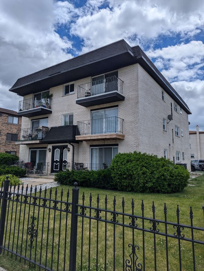 8143 Marion Dr, Unit 1E