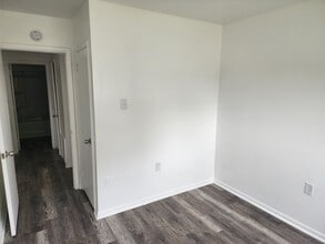 39 Simonds Dr in New Castle, DE - Building Photo - Building Photo