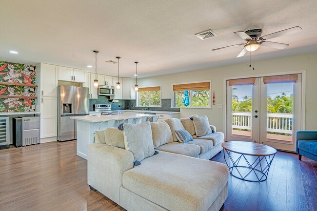 property at 52 Alahele Pl