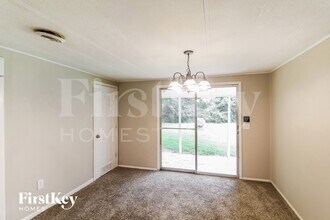 1052 Adrian Cir SW in Conyers, GA - Foto de edificio - Building Photo