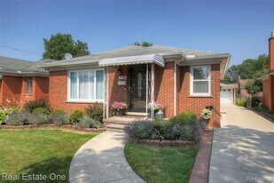 8126 Dale St in Dearborn Heights, MI - Building Photo