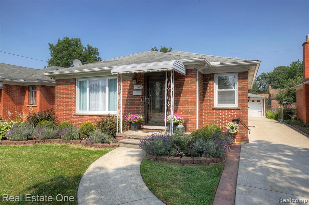 8126 Dale St in Dearborn Heights, MI - Building Photo