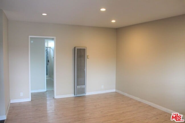 2501 W Redondo Beach Blvd