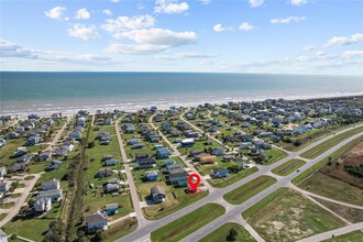 4011 Vista Rd in Jamaica Beach, TX - Building Photo - Building Photo