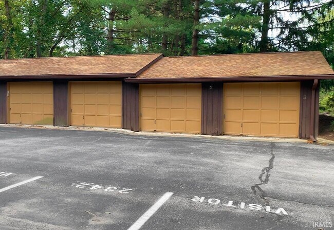 2344 E Winding Brook Cir in Bloomington, IN - Building Photo - Building Photo