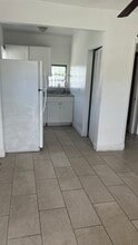 5727 SW 5th Ter in Miami, FL - Foto de edificio - Building Photo