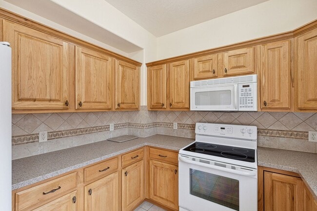 825 Crestmont Way in Missoula, MT - Building Photo - Building Photo