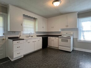 111 Hilltop St in Mount Holly, NC - Building Photo - Building Photo