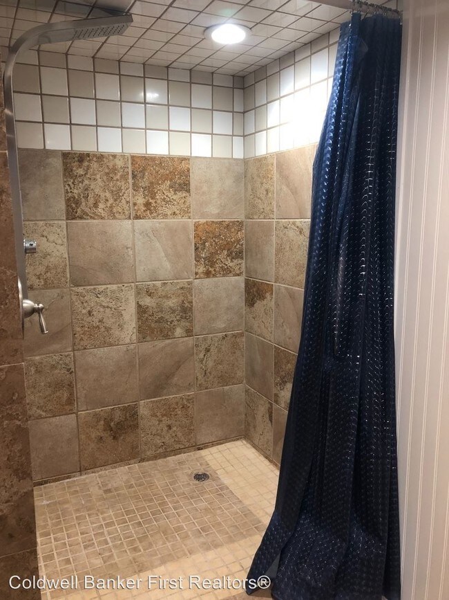 228 W Whitman Dr in College Place, WA - Building Photo - Building Photo