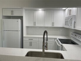 12650 SW 6th St in Pembroke Pines, FL - Building Photo