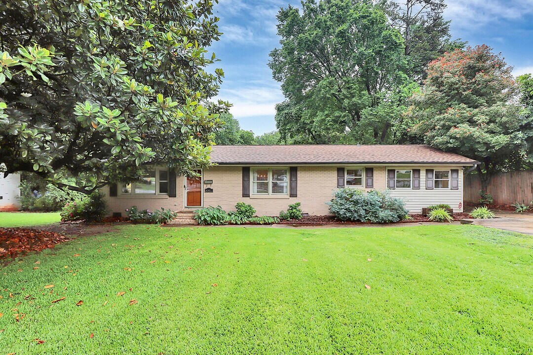 441 Scaleybark Rd in Charlotte, NC - Building Photo