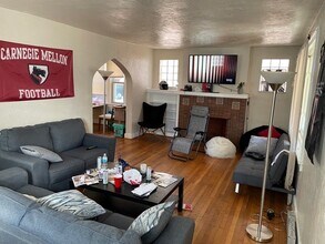 5435 5th Ave, Unit 1 in Pittsburgh, PA - Building Photo - Building Photo