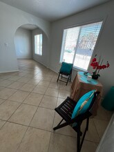 261 Cottonwood Dr in Lake Havasu City, AZ - Foto de edificio - Building Photo