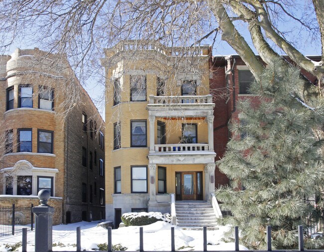 4330 N Sheridan Rd in Chicago, IL - Foto de edificio - Building Photo