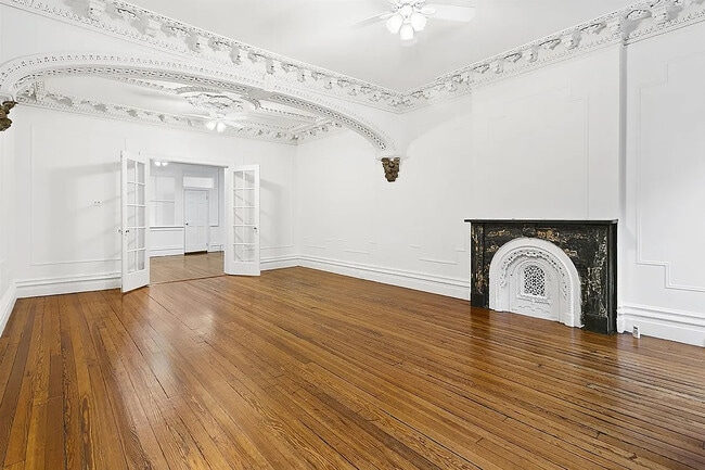 331 W 19th St in New York, NY - Building Photo - Building Photo