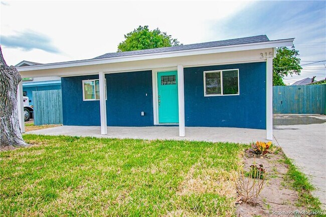 property at 315 N 3rd St
