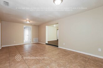 1720 Darlington Dr in Tampa, FL - Foto de edificio - Building Photo