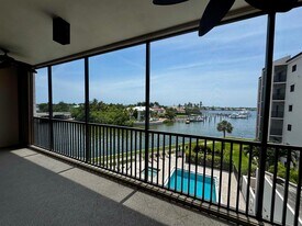 11370 Twelve Oaks Way, Unit 418 in North Palm Beach, FL - Building Photo