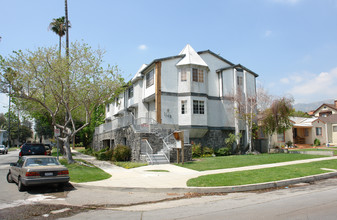 1145 Spazier Ave in Glendale, CA - Building Photo - Building Photo