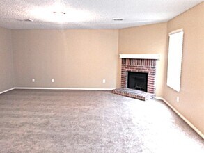 12104 Worchester Dr in Crowley, TX - Building Photo - Building Photo