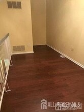 8402 Tamarron Dr in Plainsboro, NJ - Foto de edificio - Building Photo