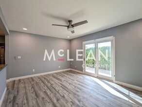594 Calle Abronia S in Palm Springs, CA - Building Photo - Building Photo