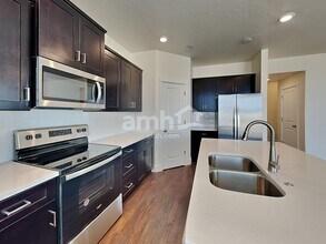 6750 W Spriggel St in Meridian, ID - Building Photo - Building Photo