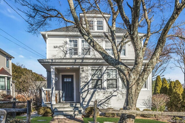 32 Katherine St in Locust Valley, NY - Building Photo - Building Photo