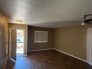 415-419 Gilbert Ave in Oakdale, CA - Building Photo - Building Photo