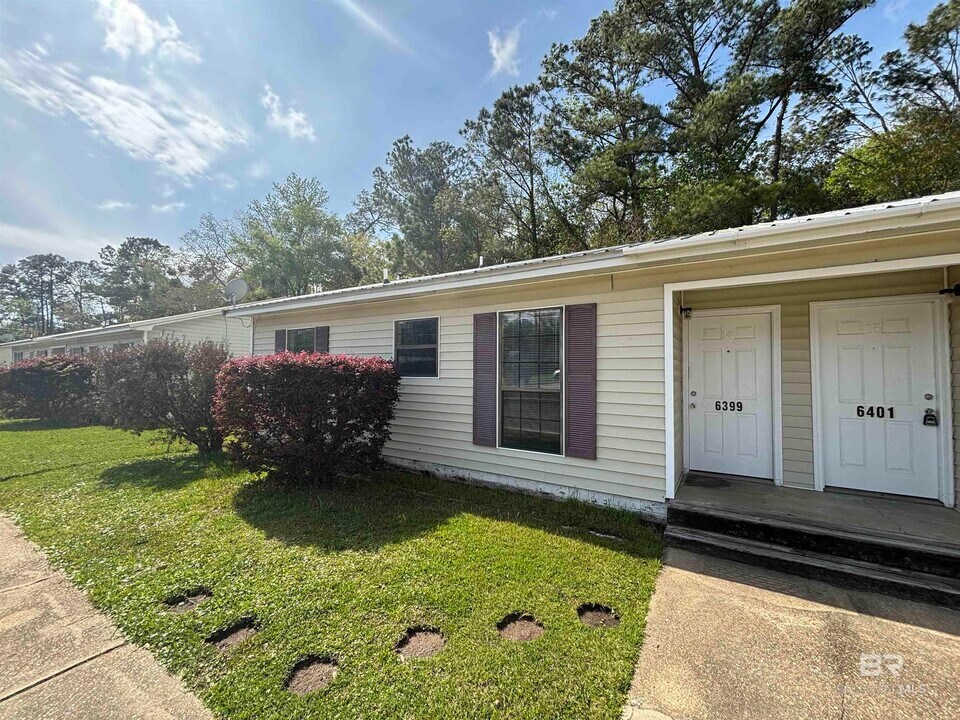 6399 Schoel Ln in Gulf Shores, AL - Building Photo