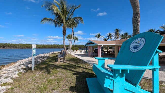 5106 SE Orange St in Stuart, FL - Foto de edificio - Building Photo