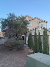 5640 Low Stakes Ct in Las Vegas, NV - Building Photo - Building Photo