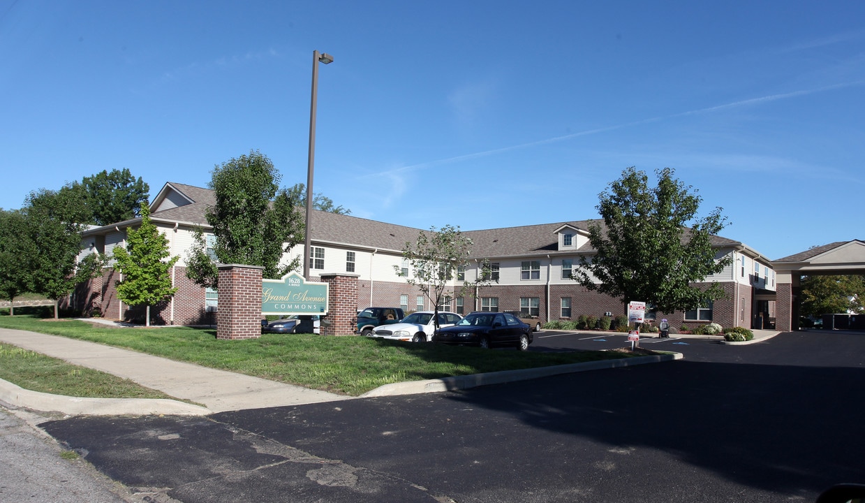 Grand Avenue Commons in New Castle, IN - Foto de edificio