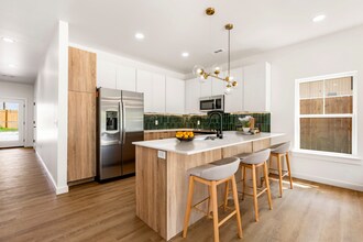 949 SE 10th St in Bentonville, AR - Building Photo - Building Photo