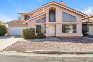 1418 N Brittany Ln in Gilbert, AZ - Building Photo