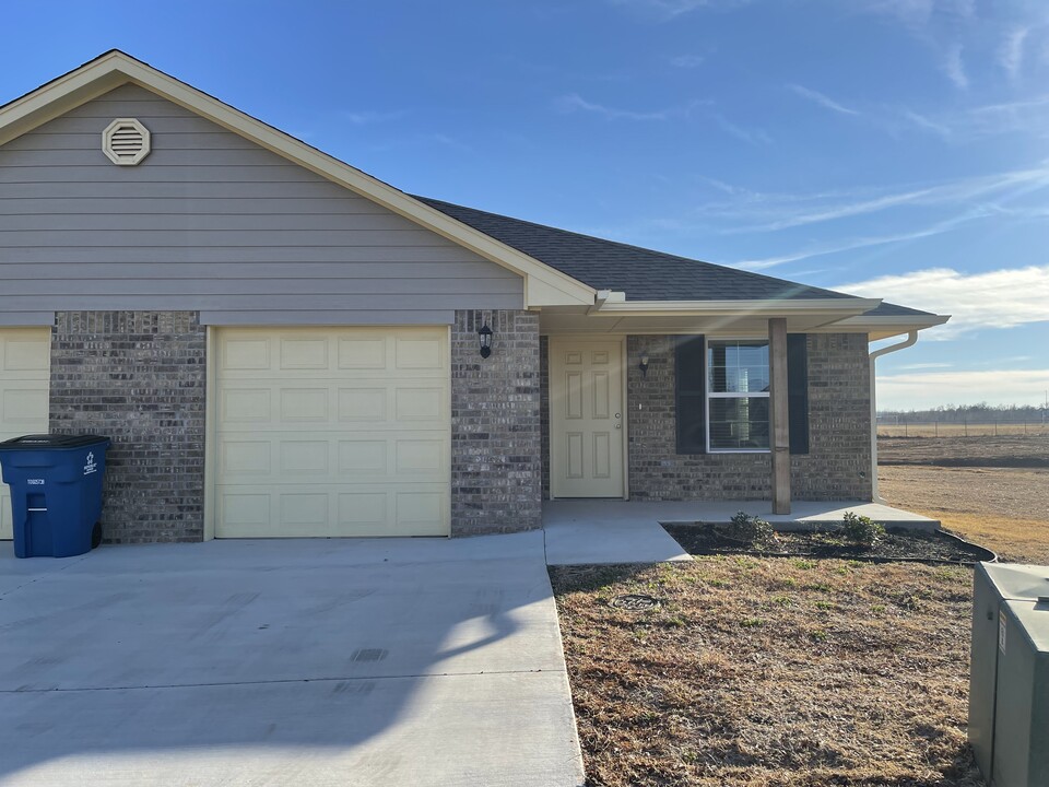 567 N Walker Unit #23, Newcastle, OK 73065 in Newcastle, OK - Building Photo