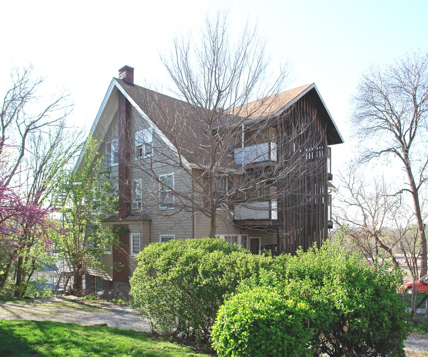 1137 Indiana St in Lawrence, KS - Foto de edificio