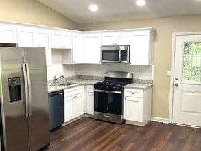 1806 Oriole Trail in Lithia Springs, GA - Building Photo - Building Photo
